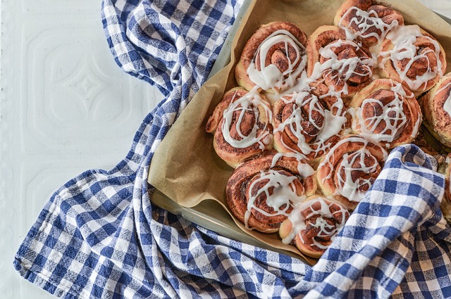Tray of fresh cinnamon rolls